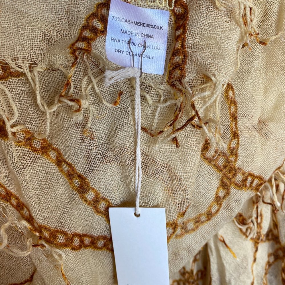 New Authentic Chan Luu Chain Link Print Cashmere Silk Scarf Color: Lambs Wool - Picture 3 of 4